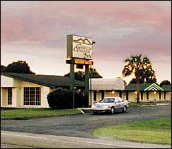 [ Green Gables Inn - Central Florida's Lakeside Resort at Highway Prices ]